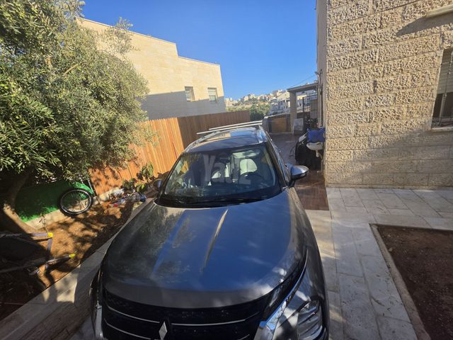מיצובישי אאוטלנדר