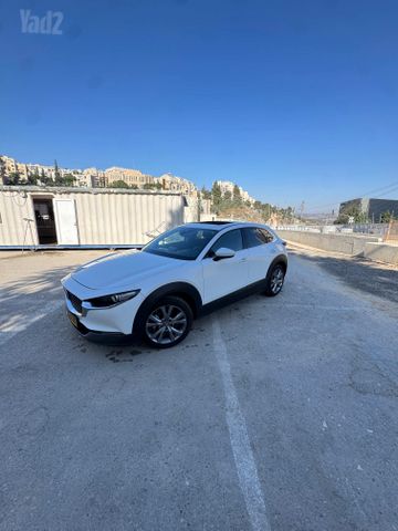 מודעת רכב מאזדה CX-30