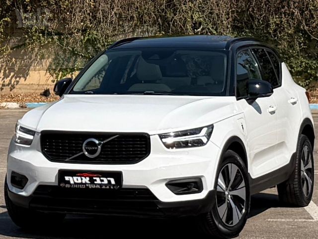 מודעת רכב וולוו XC40