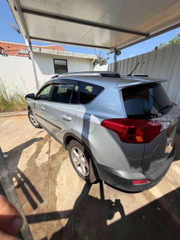טויוטה RAV4