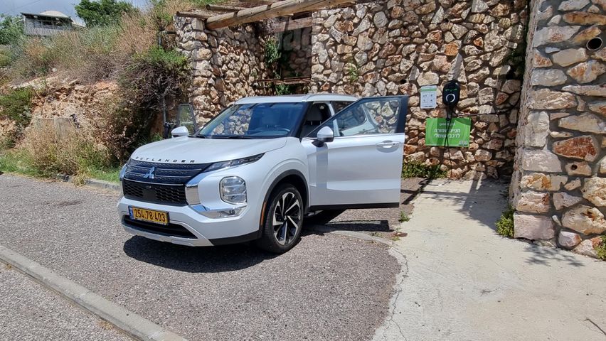 מיצובישי אאוטלנדר