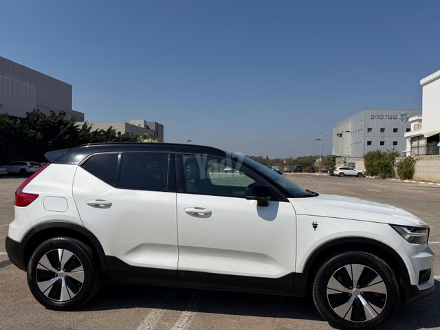 וולוו XC40