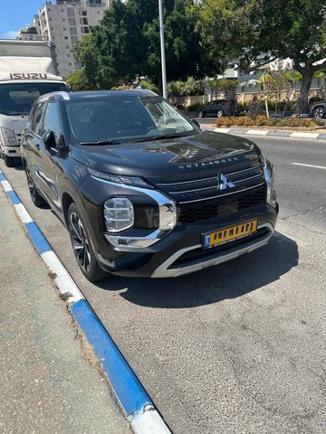 מיצובישי אאוטלנדר