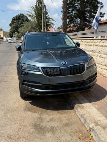 מודעת רכב סקודה קארוק