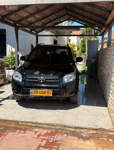 טויוטה RAV4