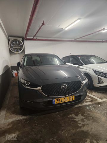 מודעת רכב מאזדה CX-30