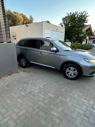 מיצובישי אאוטלנדר