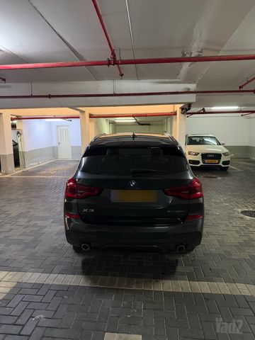 ב מ וו X3