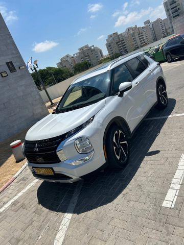 מיצובישי אאוטלנדר