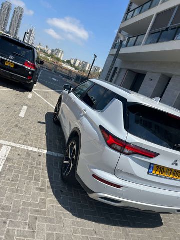 מיצובישי אאוטלנדר