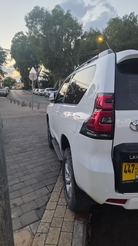 מודעת רכב טויוטה לנד קרוזר