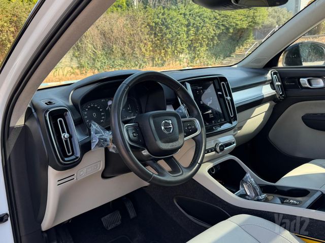 וולוו XC40