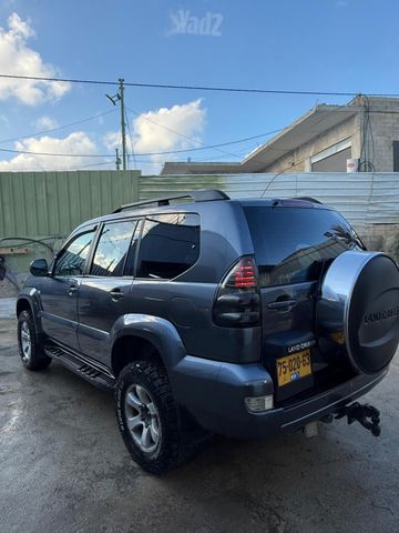 טויוטה לנד קרוזר
