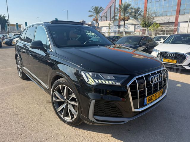 מודעת רכב אאודי Q7