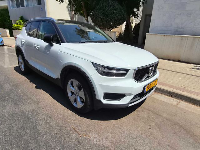 מודעת רכב וולוו XC40