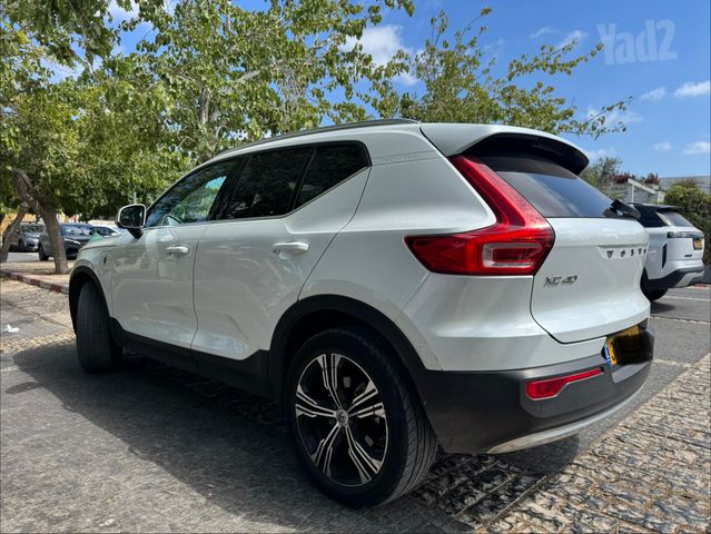 וולוו XC40