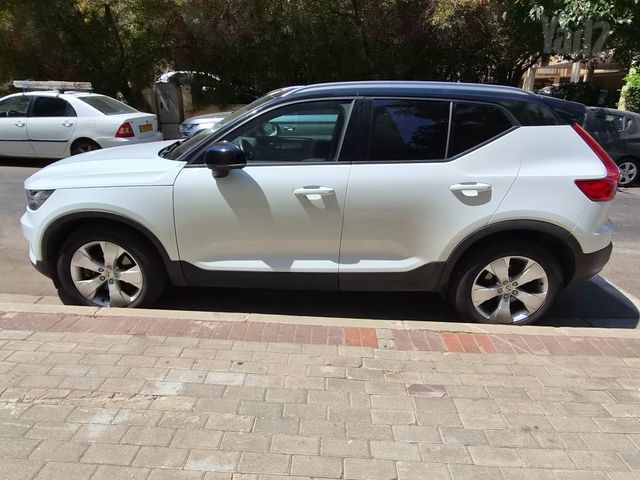 וולוו XC40