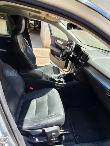 וולוו XC40