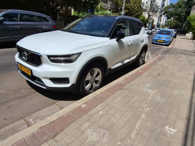 וולוו XC40