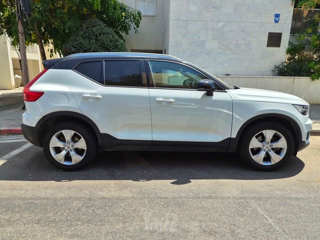 וולוו XC40