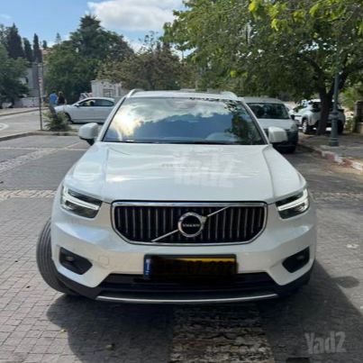 מודעת רכב וולוו XC40