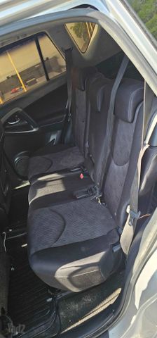 טויוטה RAV4