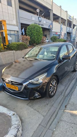 מודעת רכב מאזדה 2