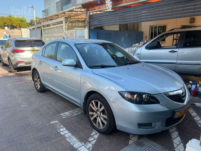 מודעת רכב מאזדה 3