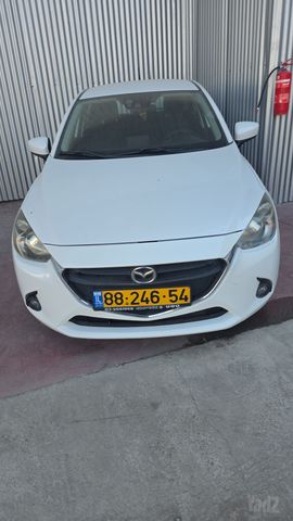 מודעת רכב מאזדה 2