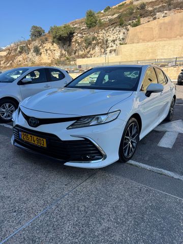 טויוטה קאמרי