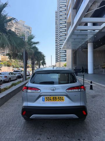 מודעת רכב טויוטה קורולה קרוס