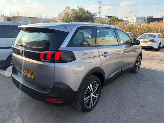 פיג'ו 5008