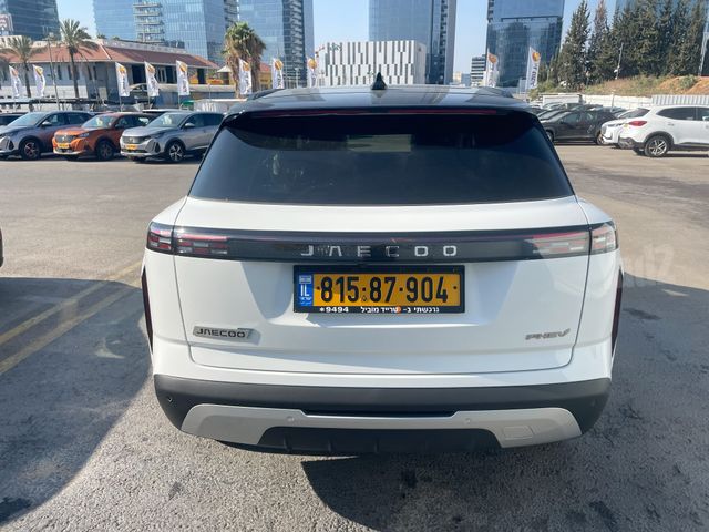 ג'אקו J7