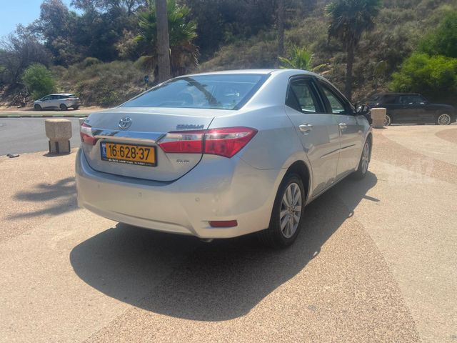 טויוטה קורולה