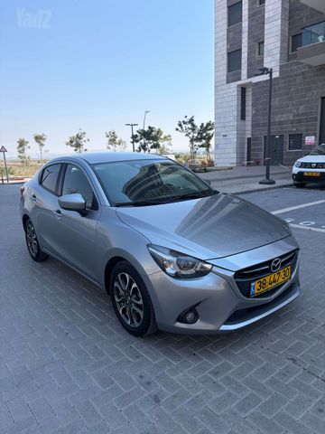 מודעת רכב מאזדה 2