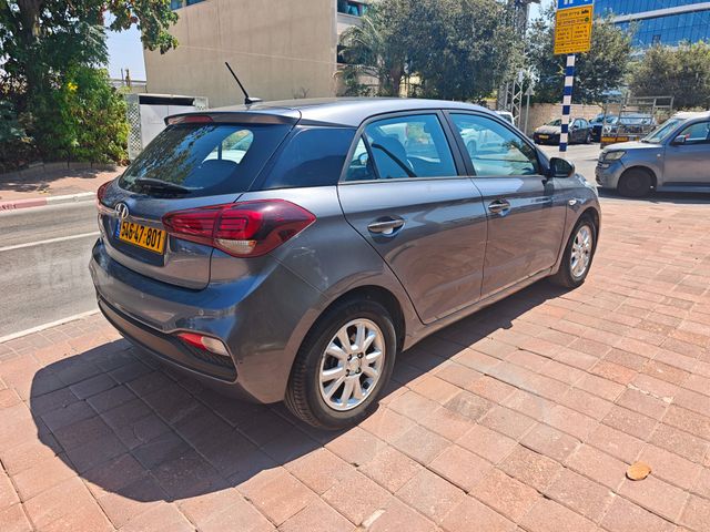 יונדאי i20
