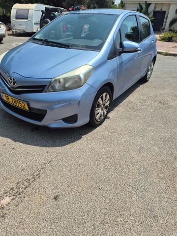טויוטה יאריס