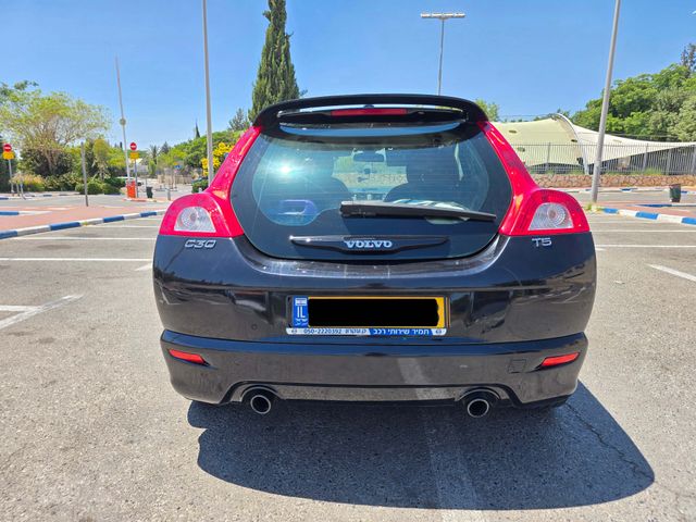 וולוו C30