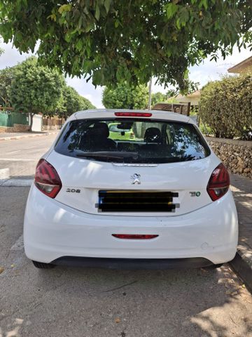 פיג'ו 208