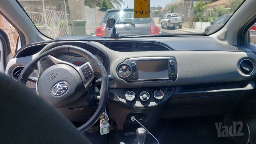 טויוטה יאריס