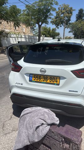 ניסאן ג'וק