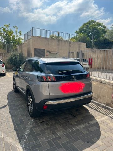 פיג'ו 3008
