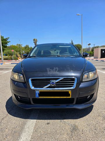 וולוו C30