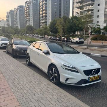 וולוו V40