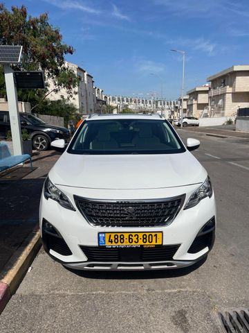 פיג'ו 3008
