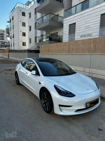 מודעת רכב טסלה מודל 3