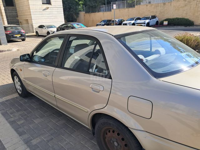 מאזדה 323