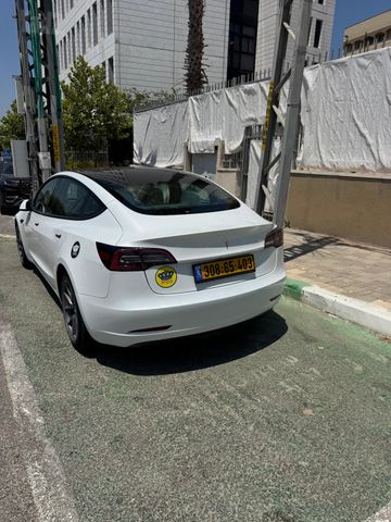 טסלה מודל 3
