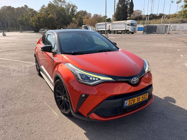 מודעת רכב טויוטה C-HR