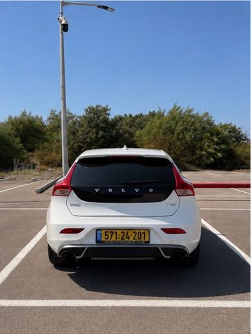 וולוו V40